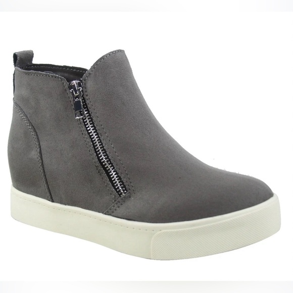 Steve Madden Shoes - Steve Madden Shoes Gray Suade Wedge Sneaker Size 7